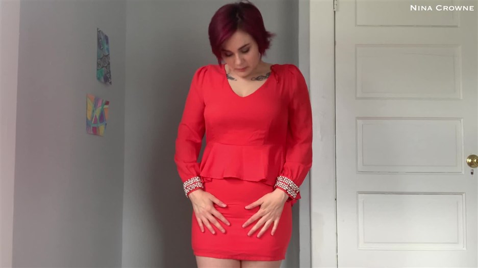 Nina Crowne - GF Tries on Clothes for Her Date Cuckold - pornevening.com